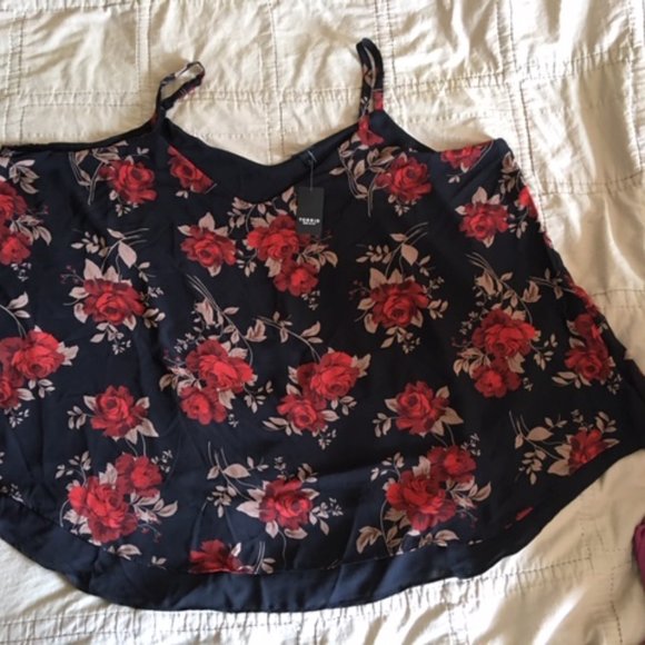 TORRID Size 5 Black & Red Floral Swing Cam… - Picture 7 of 7